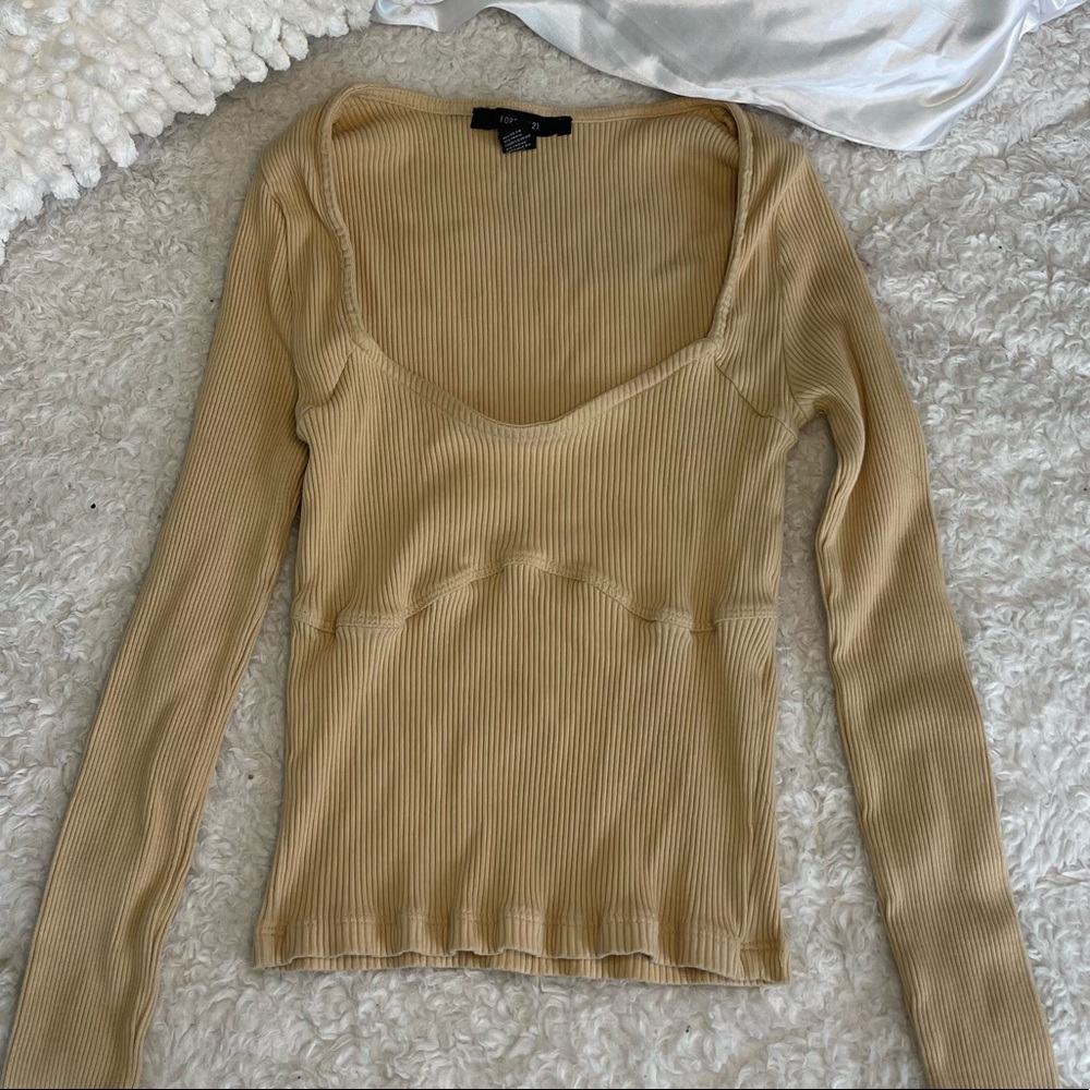 Forever 21 long sleeve fashion top
